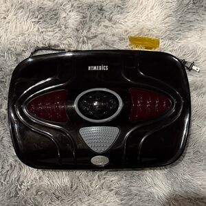 Homedics Vibrating Foot Massager With Heat. Black
